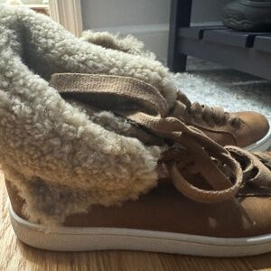 Women’s Ugg sneakers